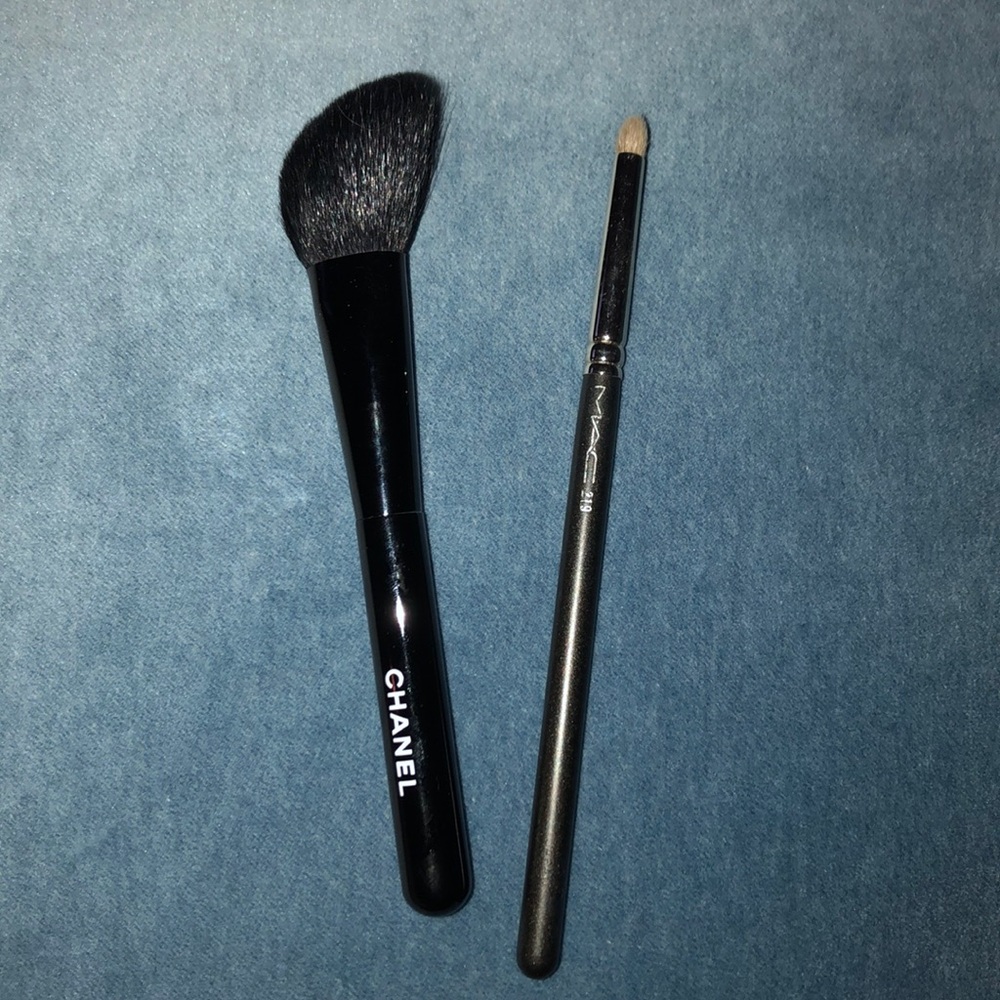 Chanel Contour Brush and Mac 219 Eyeshadow Brush